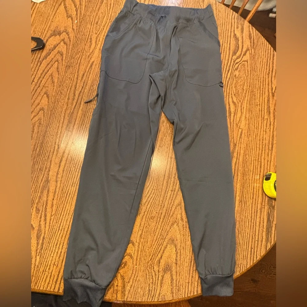 Ava Therese Women’s medium tall jogger scrubs - Picture 7 of 11